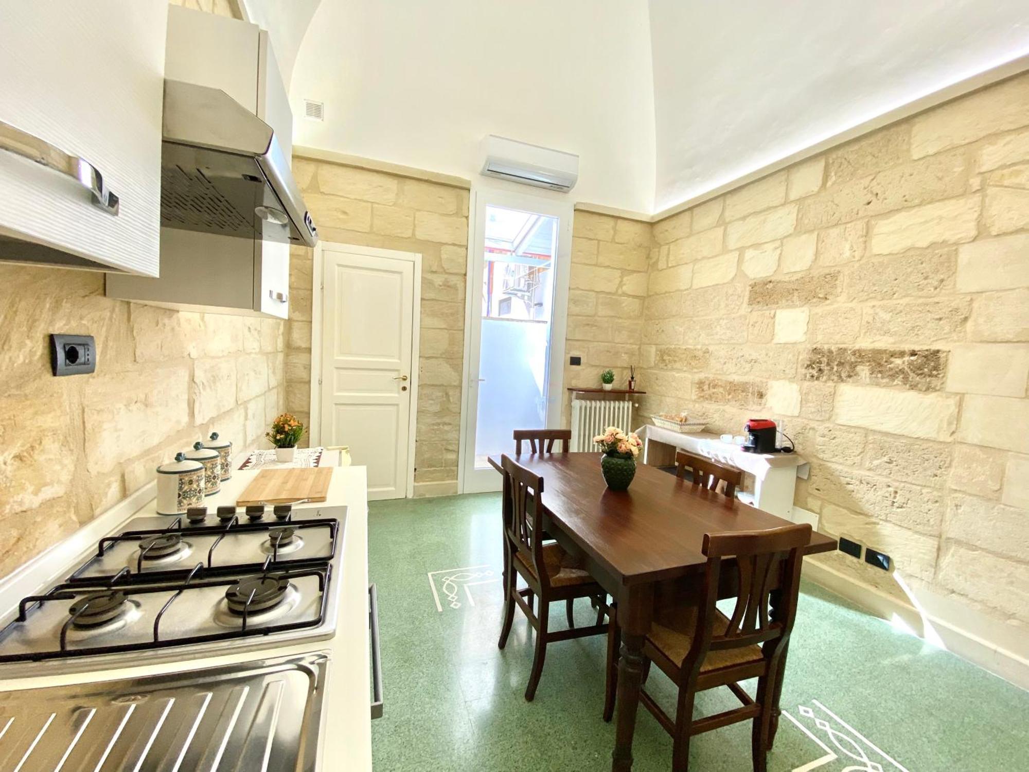 Vohis Luxury House - Fast Wi-Fi & Easy Parking Lejlighed Lecce Eksteriør billede