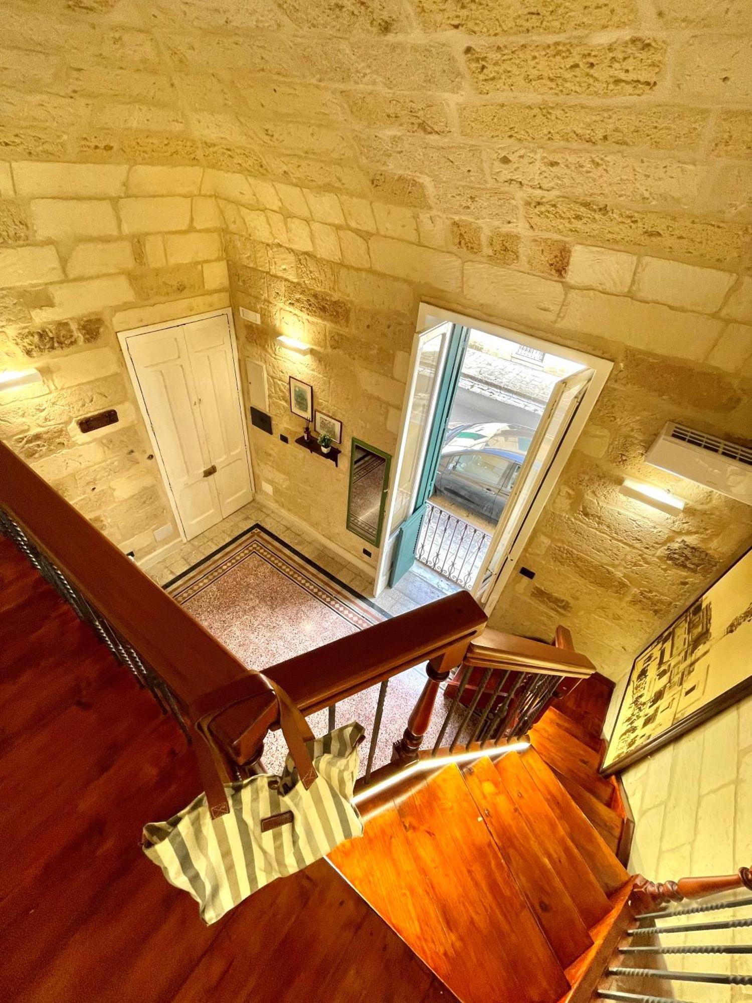 Vohis Luxury House - Fast Wi-Fi & Easy Parking Lejlighed Lecce Eksteriør billede